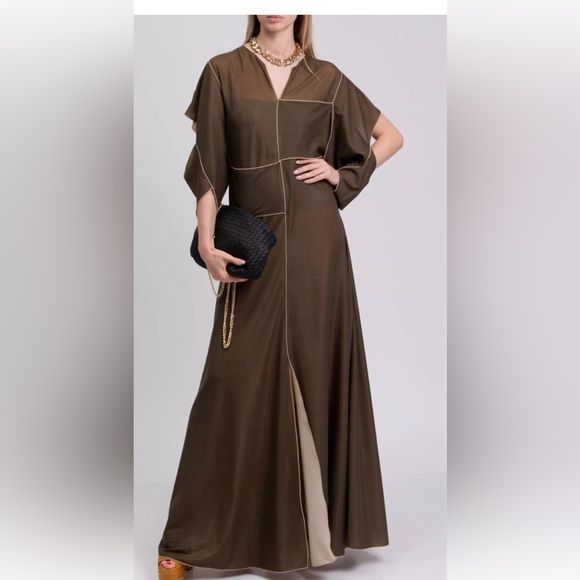 BOTTEGA VENETA NWT MAXI DRESS
ORIGINAL $2400
Brown patch work
Size 40 - Picture 3 of 7